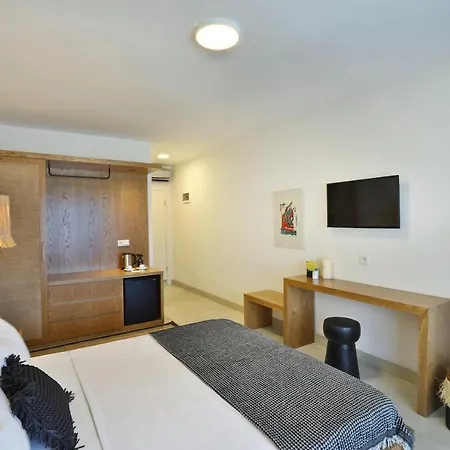 Lavinya Göltürkbükü