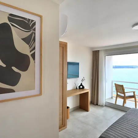 Hotell Lavinya 3*