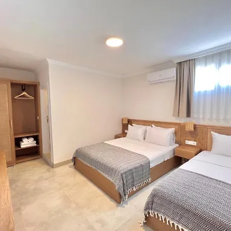 Lavinya Hotell 3*