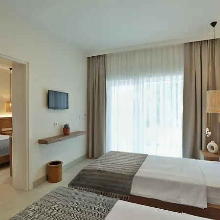 Hotell Lavinya 3*