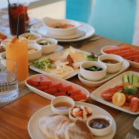 Lavinya Hotell 3*
