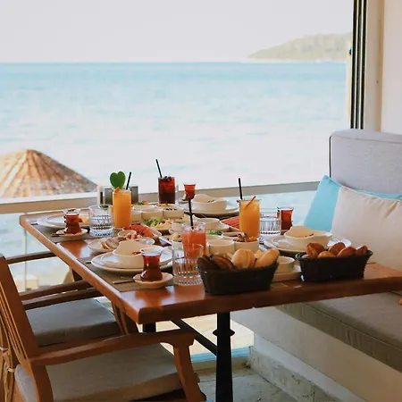 Otel Lavinya
