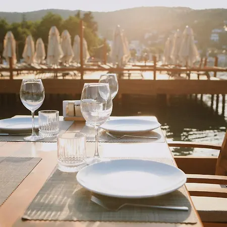 Otel Lavinya 3*