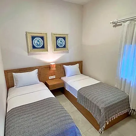 Lavinya 3*
